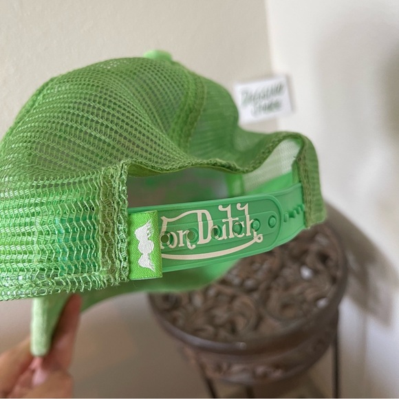 Von Dutch Velvet Trucker Hat - Picture 3 of 5